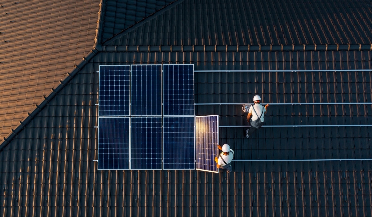 Photo couverture énergie solaire, panneaux solaires photovoltaïques